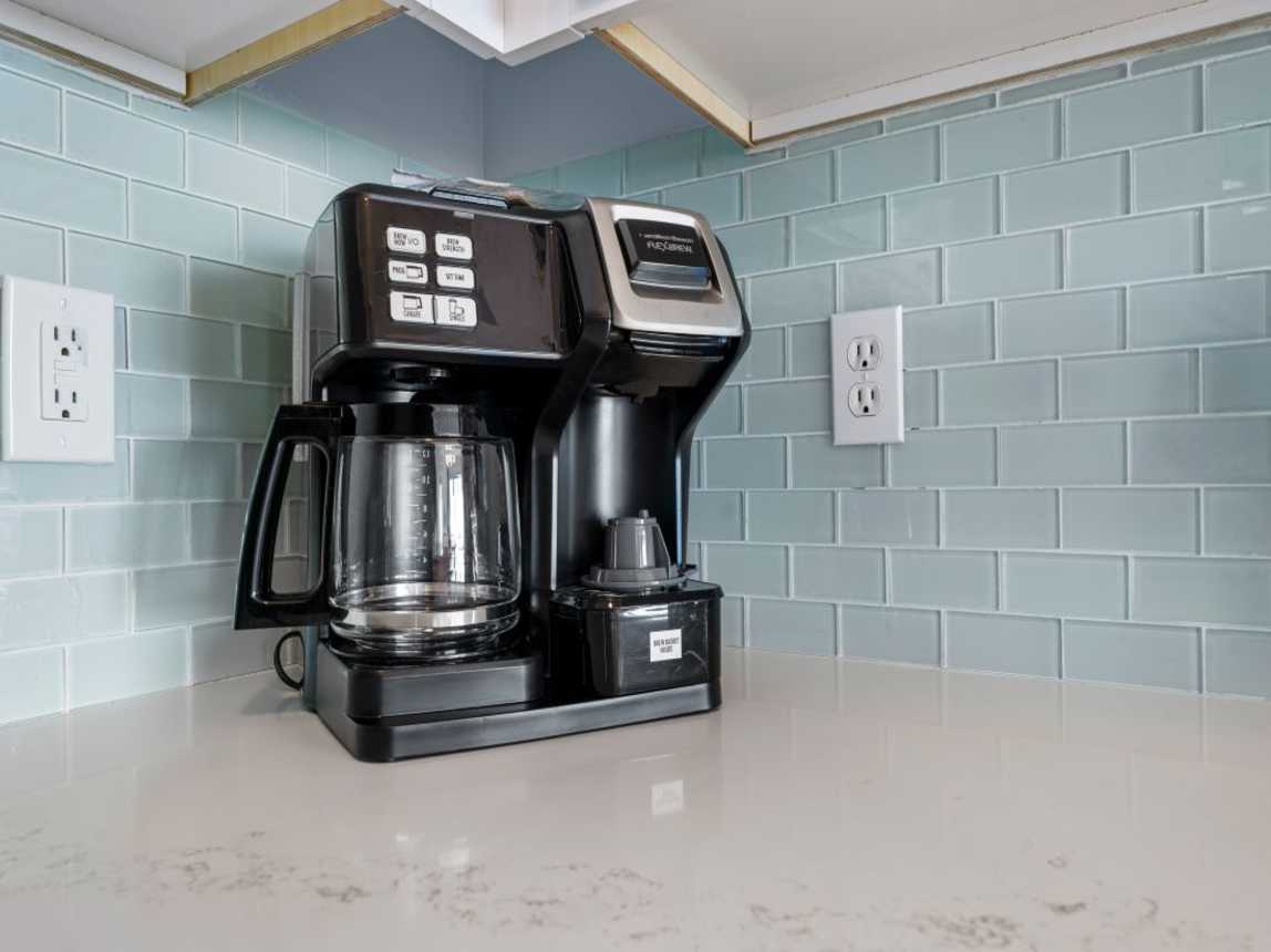 10 CT904 Drip + Pod Coffee Maker