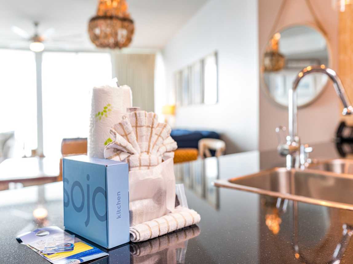 14 Caribe 305C Amenities Package