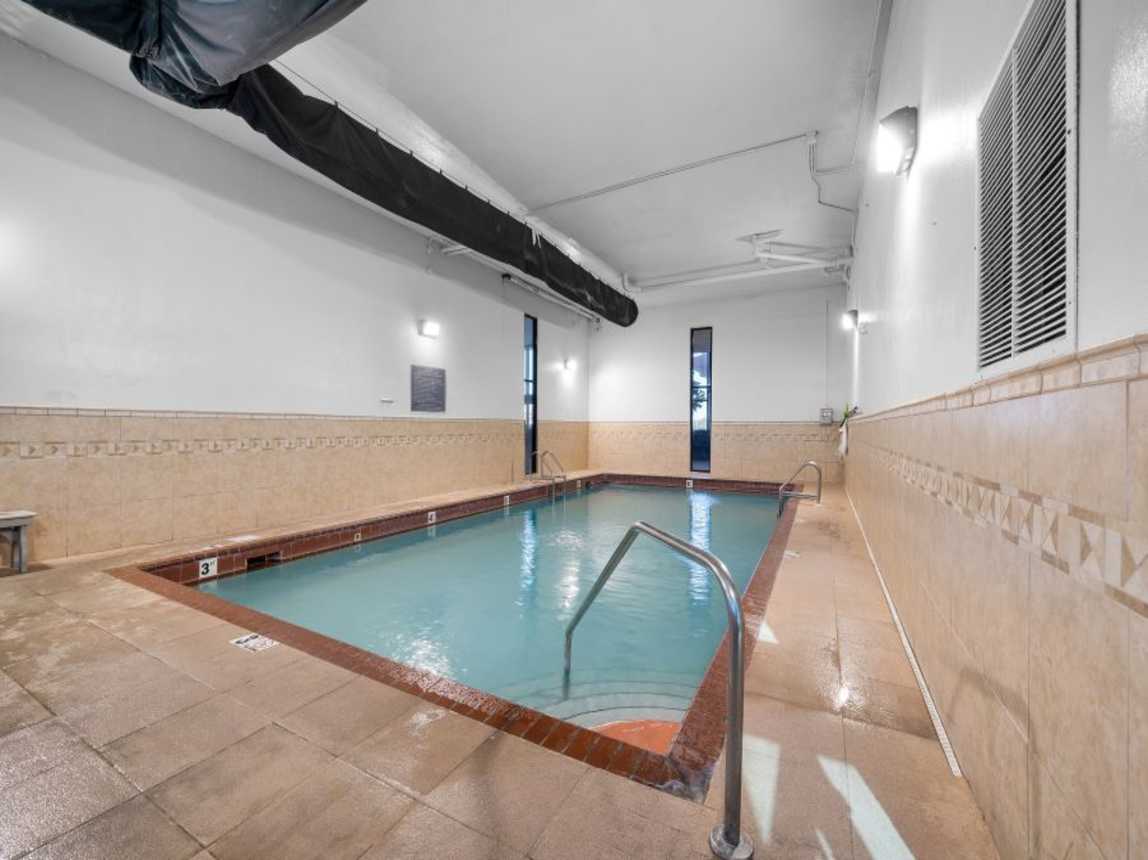 6 PHIII INDOOR POOL
