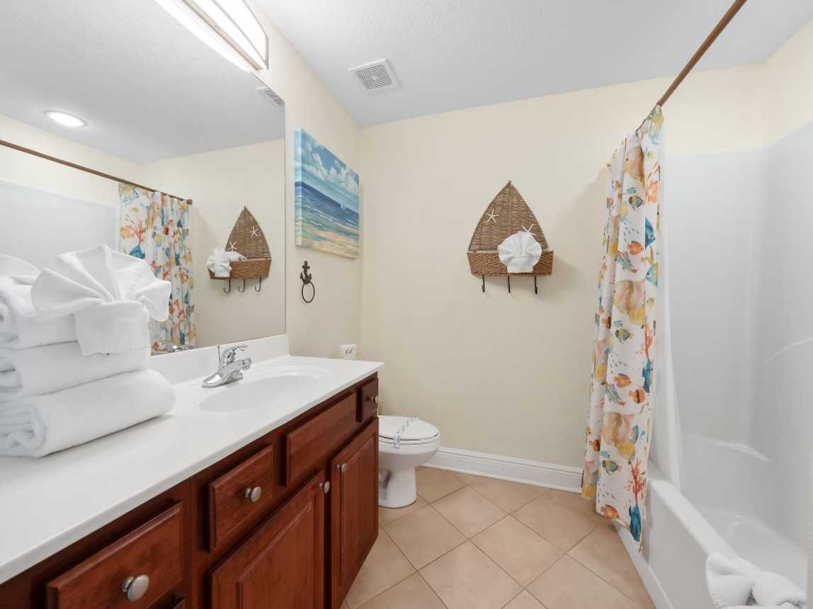20 Crystal Shores West 1008 Bathroom 2