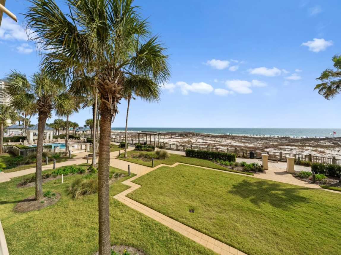 22 Beach Club 208C View