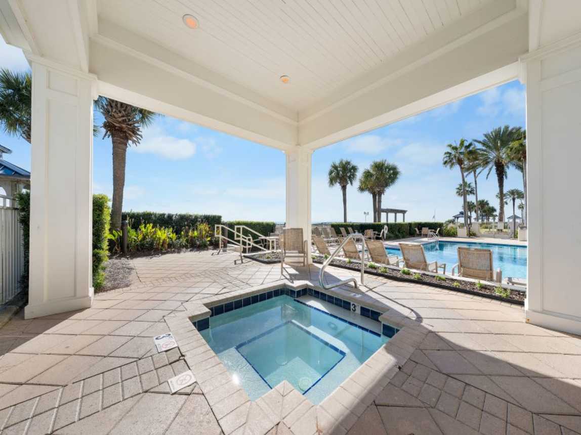 z36 BC CATALINA HOT TUB