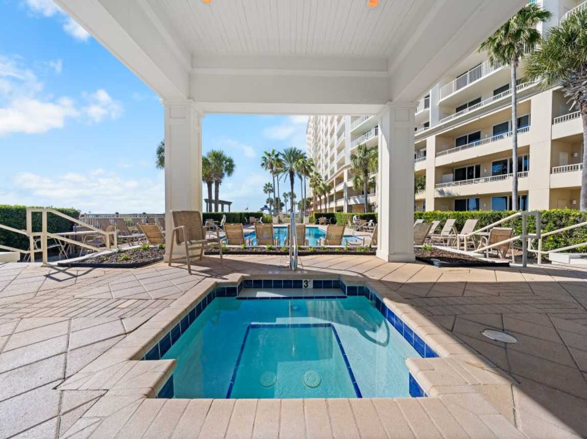 z38 BC CATALINA HOT TUB