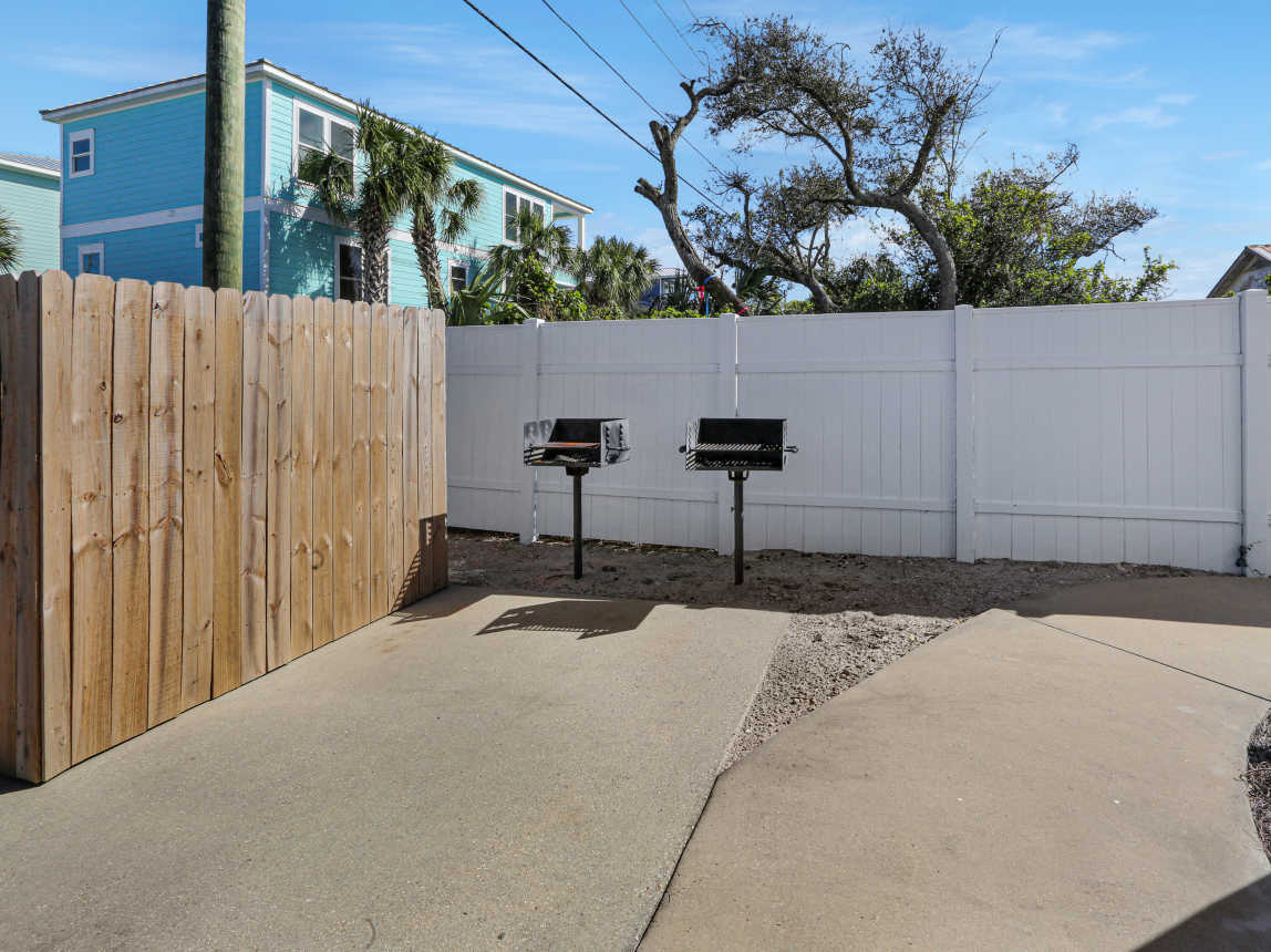 Beach Destiny - Grilling Area