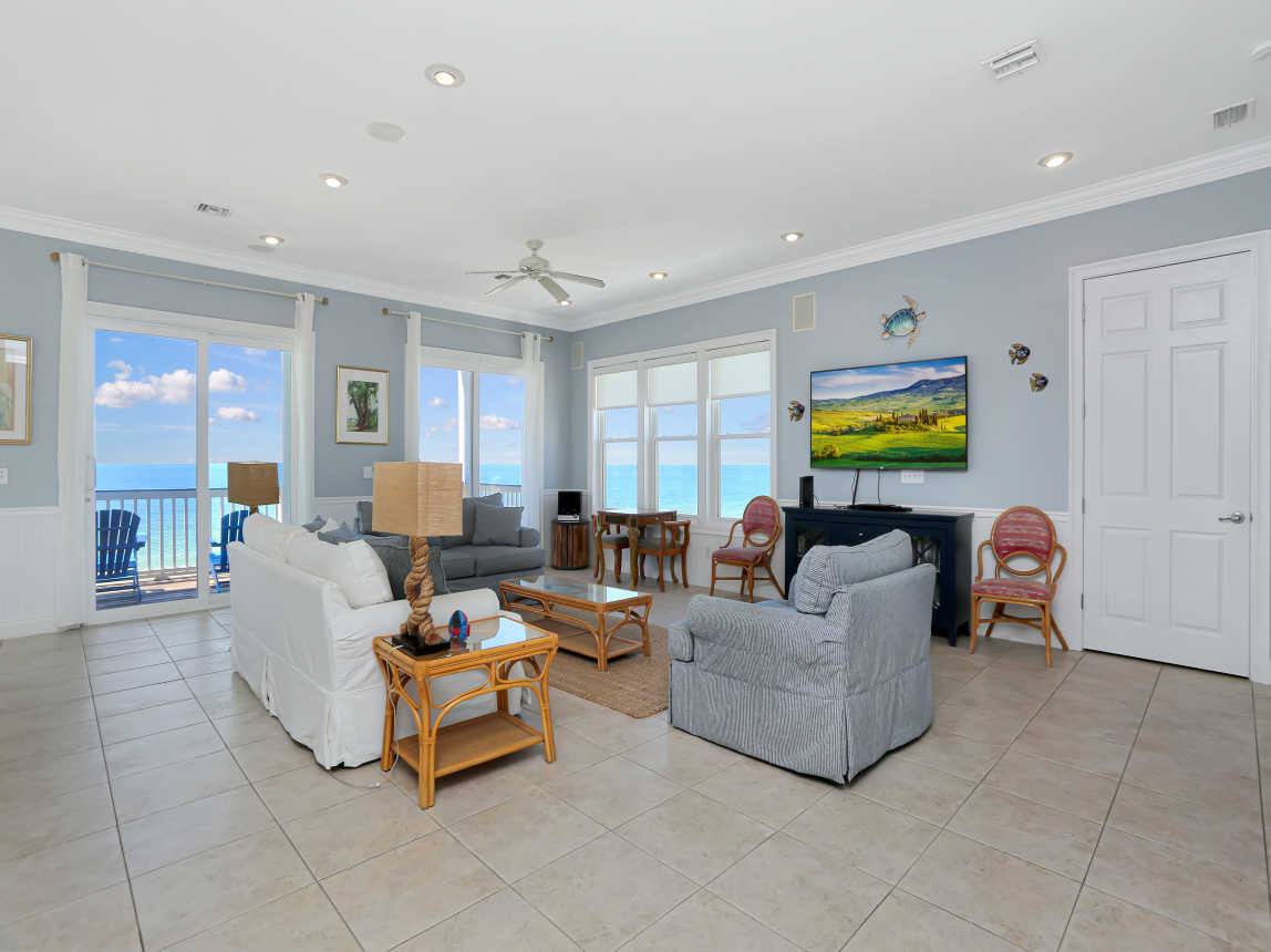 Gulf Front Living Room & Sitting Area