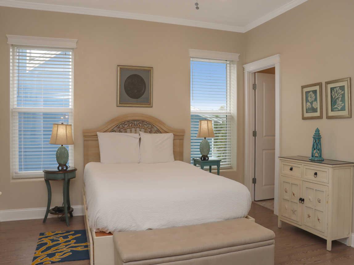 Bedroom 1 - Master Bedroom