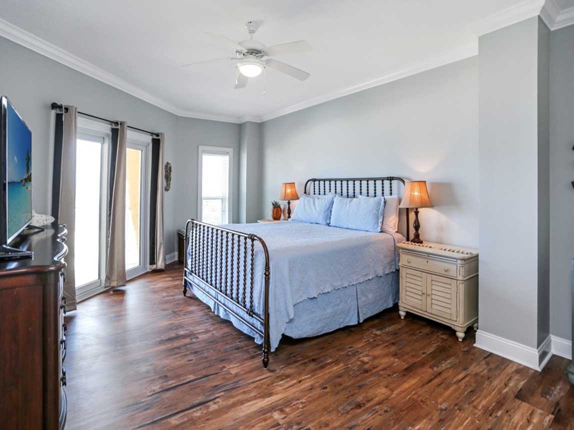 Bedroom 1 - Master Bedroom