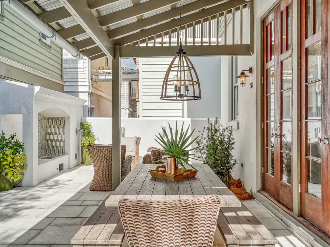 Private Courtyard with Fireplace & Al Fresco Dining!