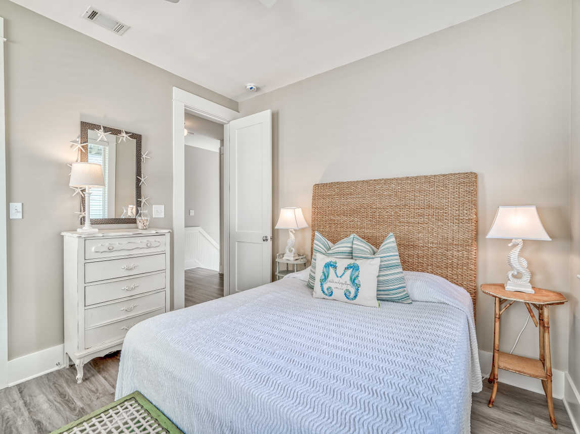 2nd Floor - Queen Guest Suite