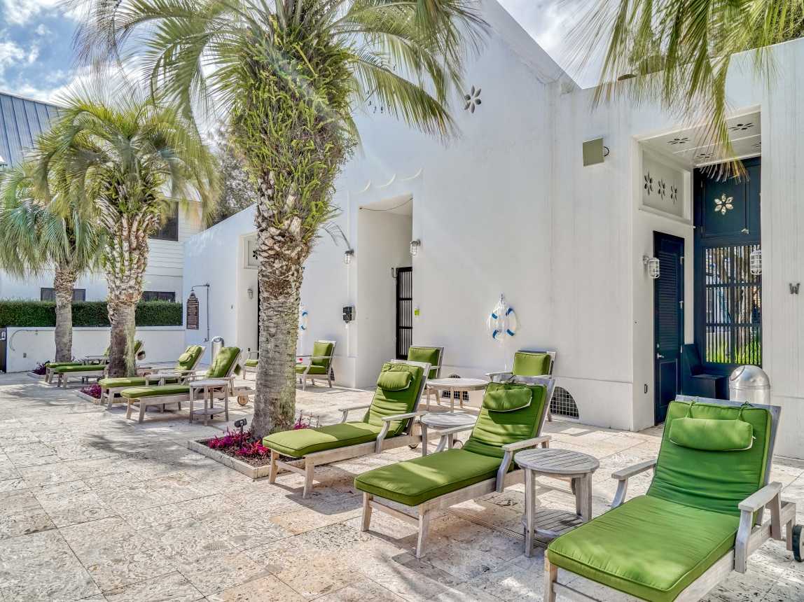 Coquina Pool - Steps Away!