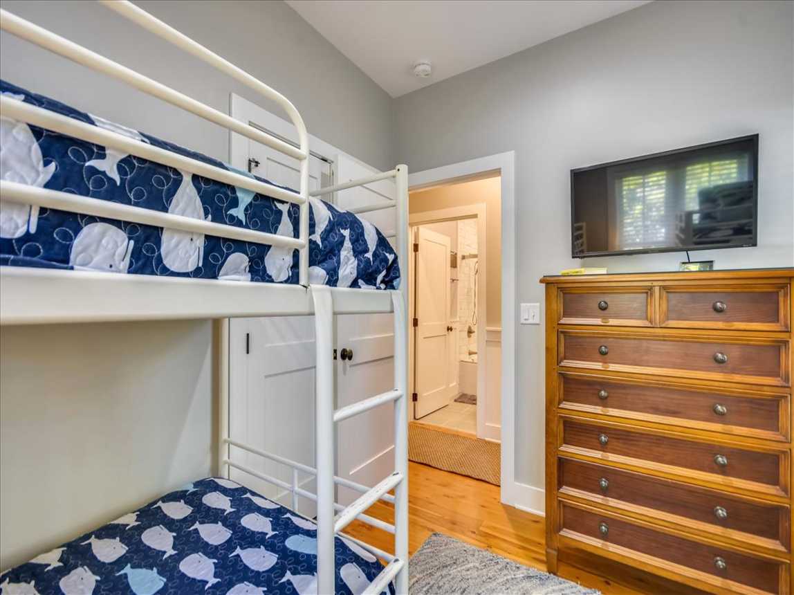 1st Floor Bunk Room - Two Twin over Twin Bunk Beds