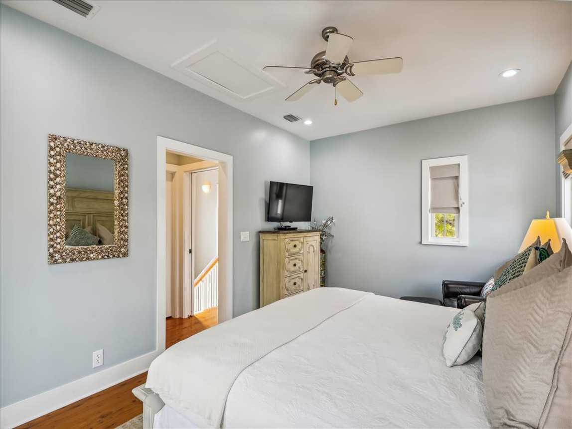 2nd Floor Primary Suite - King Size Bed