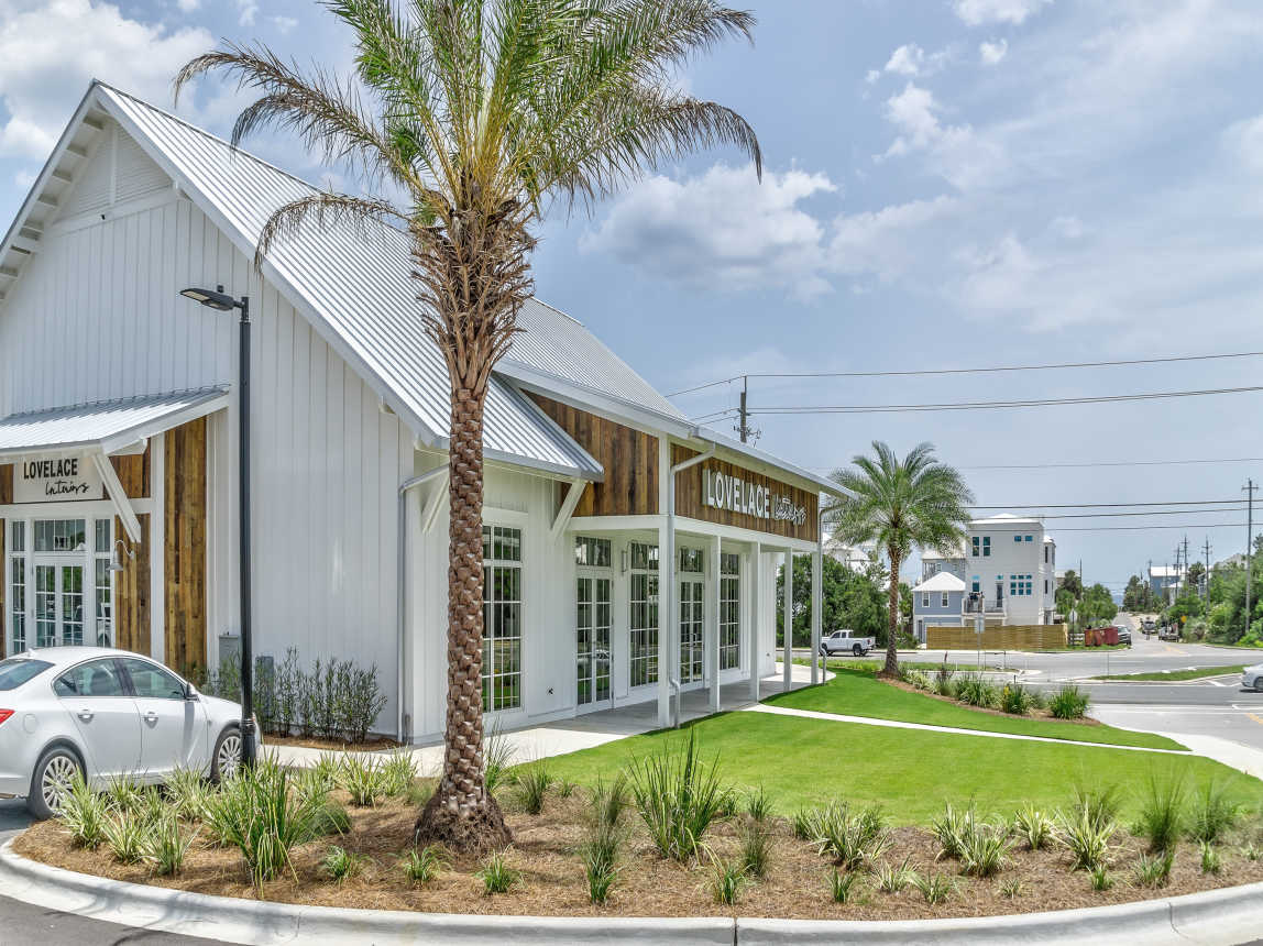 Grab a Quick Bite Before Hitting the Beach at The Shoppes at Inlet
