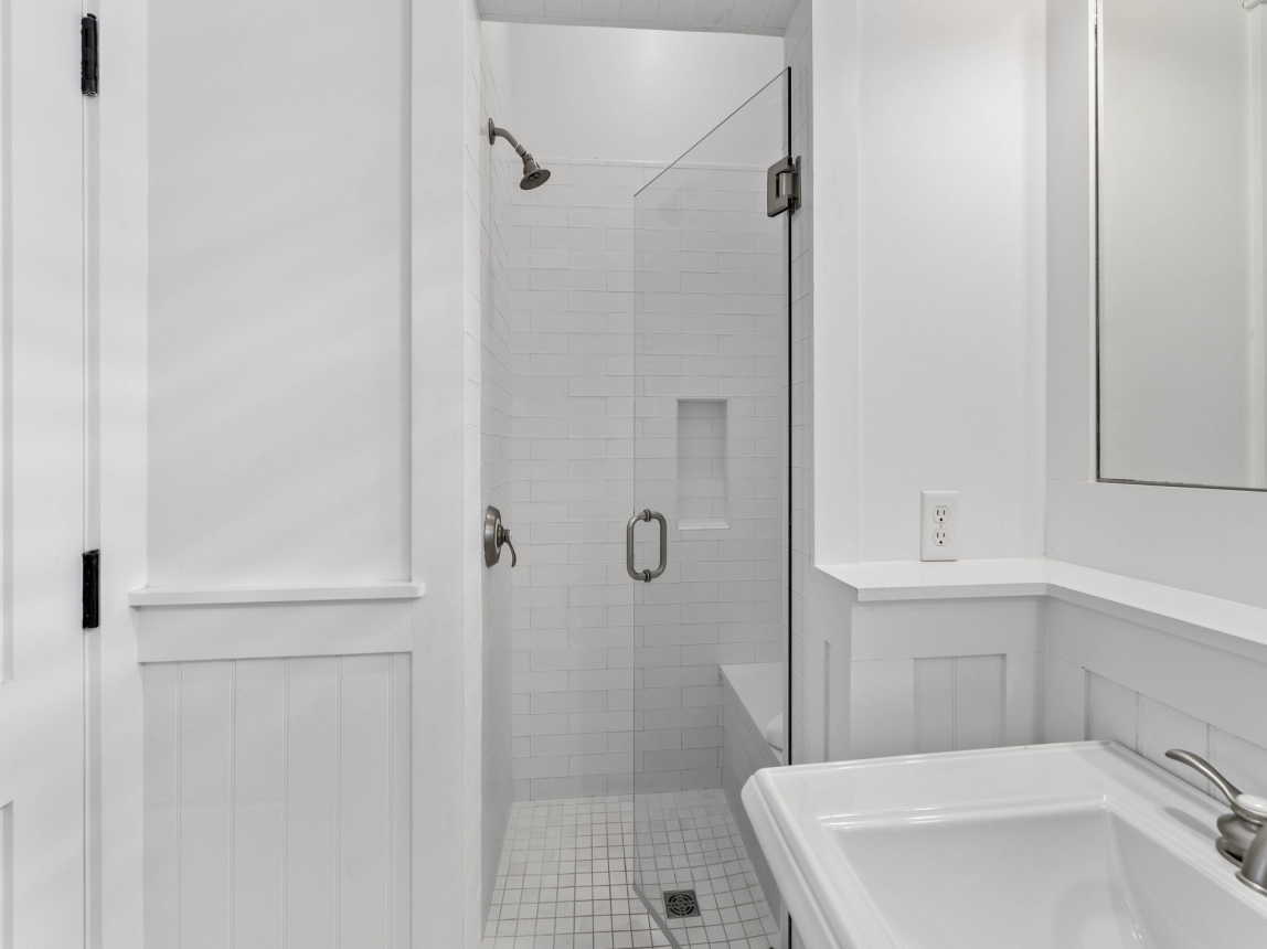 Primary King En-Suite - Walk-In Shower