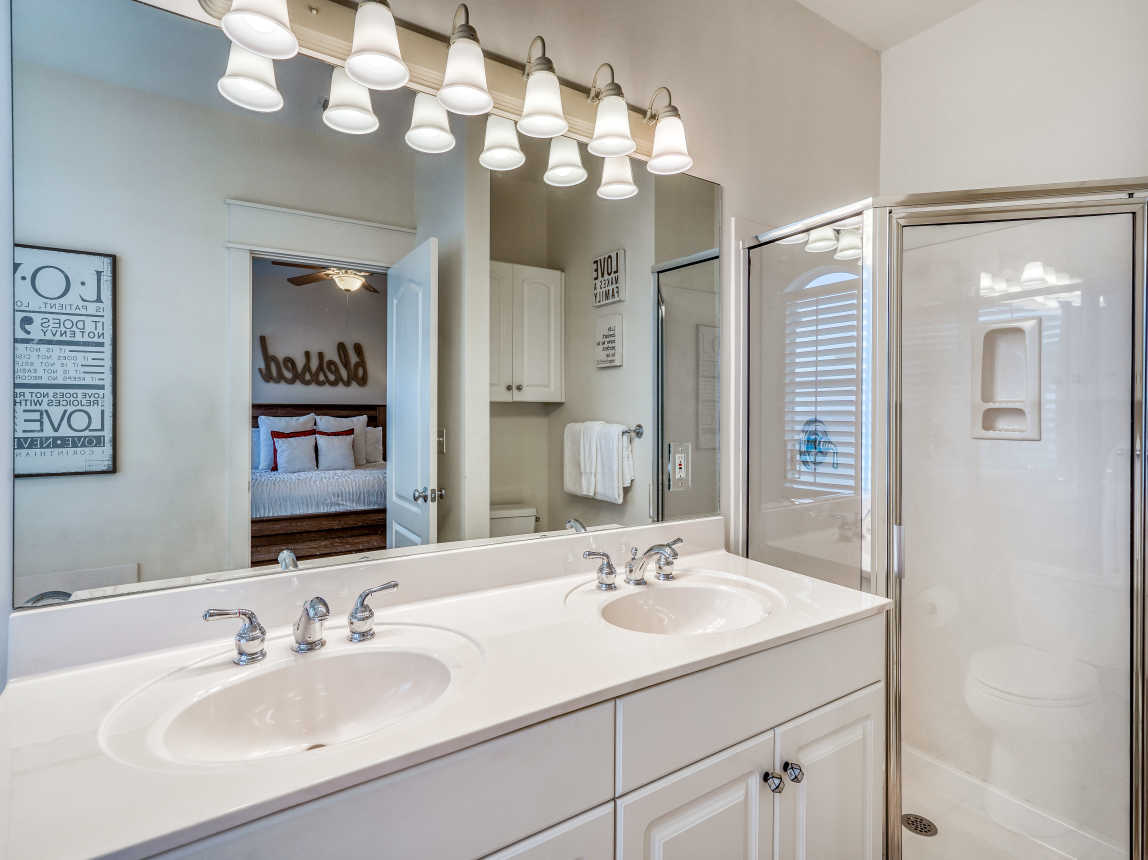 Primary En Suite - Featuring a Walk-in Shower