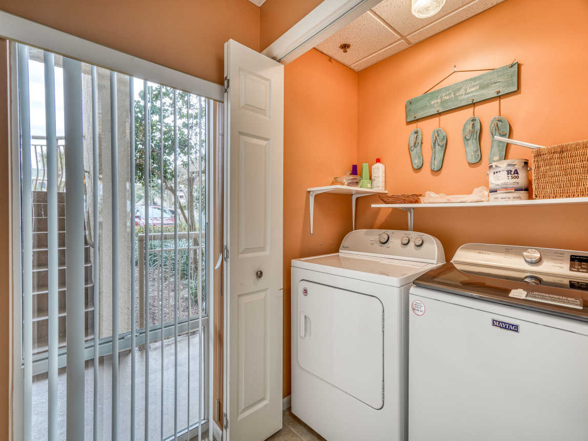 Full-Size Washer & Dryer off Kitchen