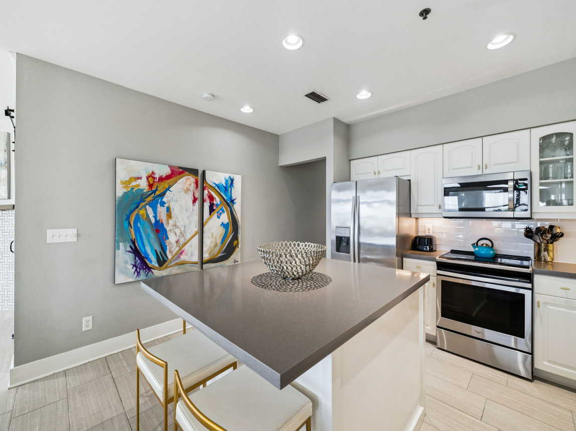 Fully Equipped Chef's Kitchen