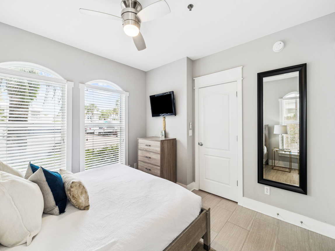 King Guest Suite - Equipped with a Flat-Screen TV