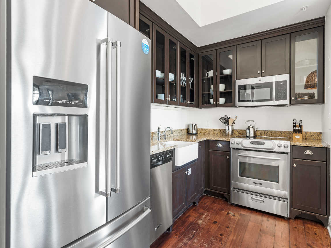 Fully Equipped Chef's Kitchen