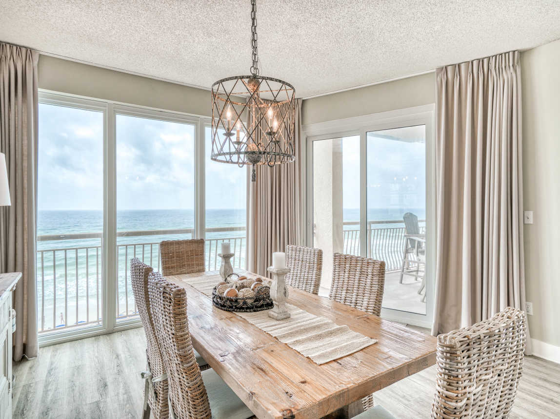 Seating for Six at the Dining Table