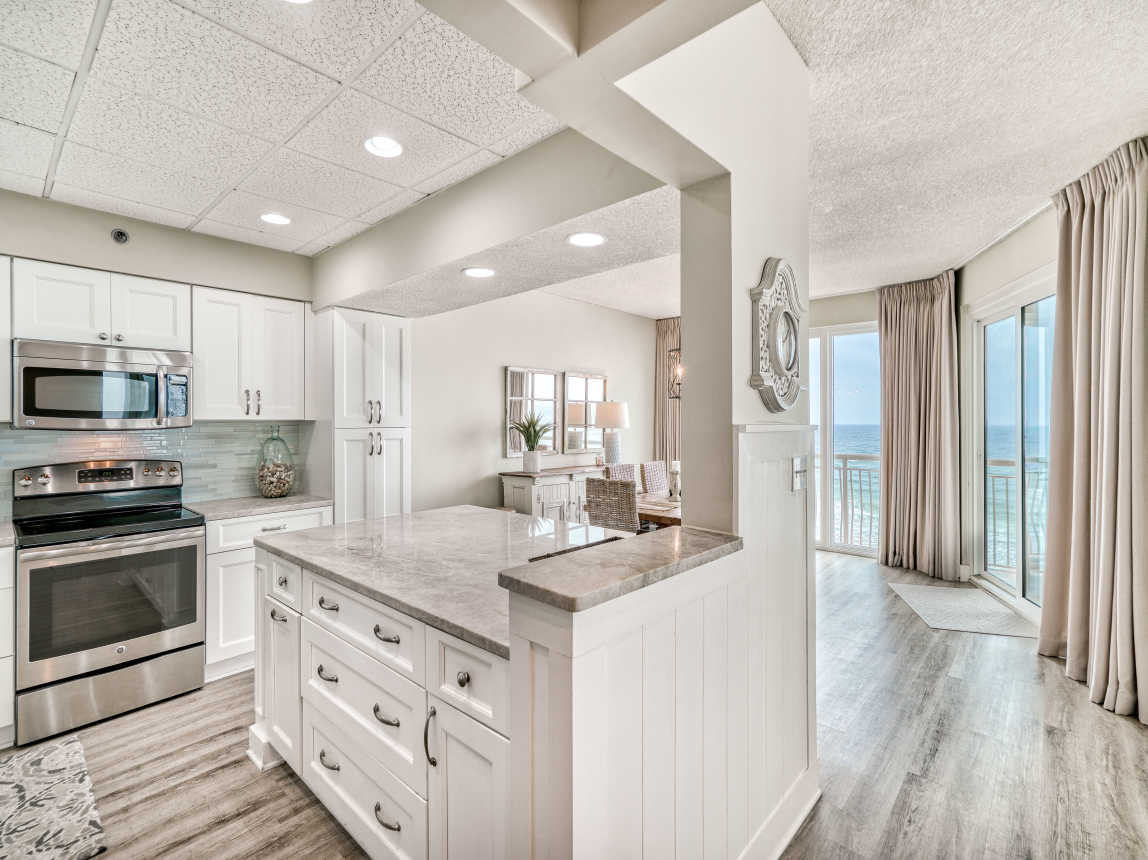 Alternate View of Ktichen