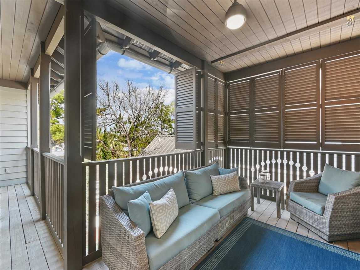 2nd Floor - Balcony with Comfortable Seating