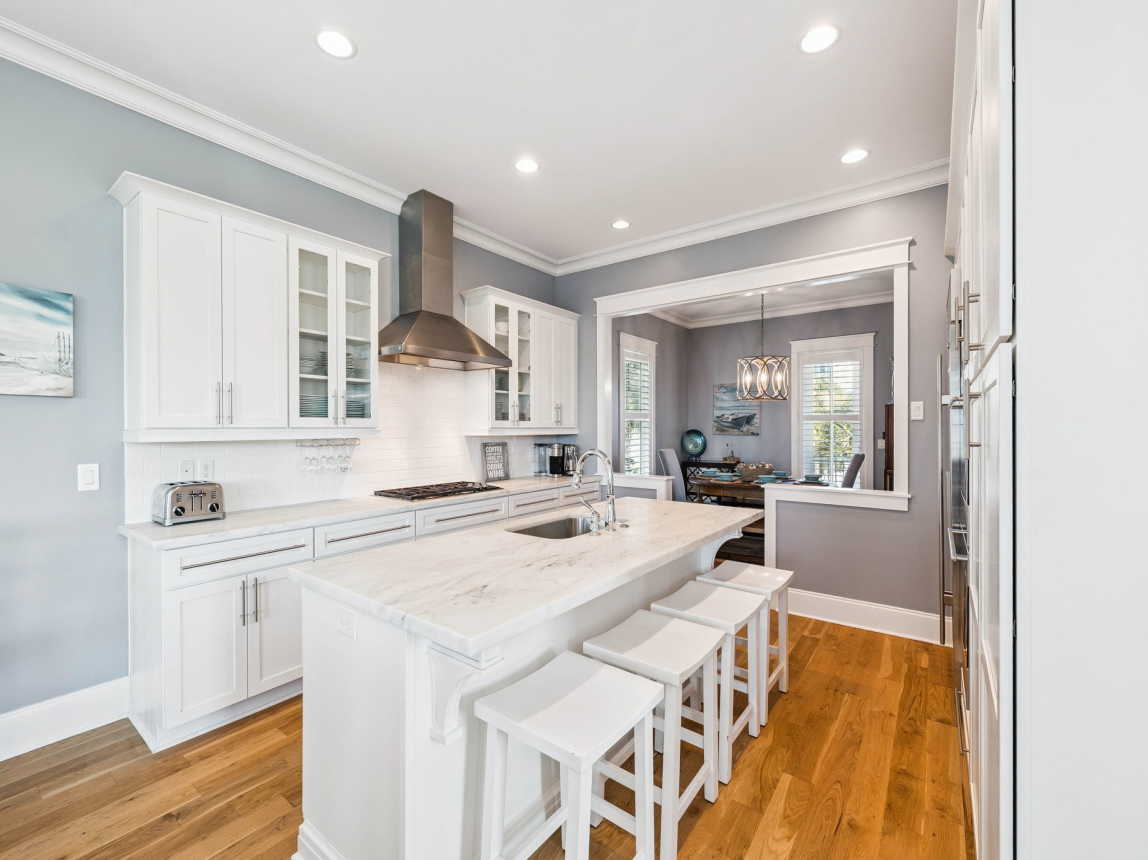 Chef's Kitchen - Bar Seating for 4