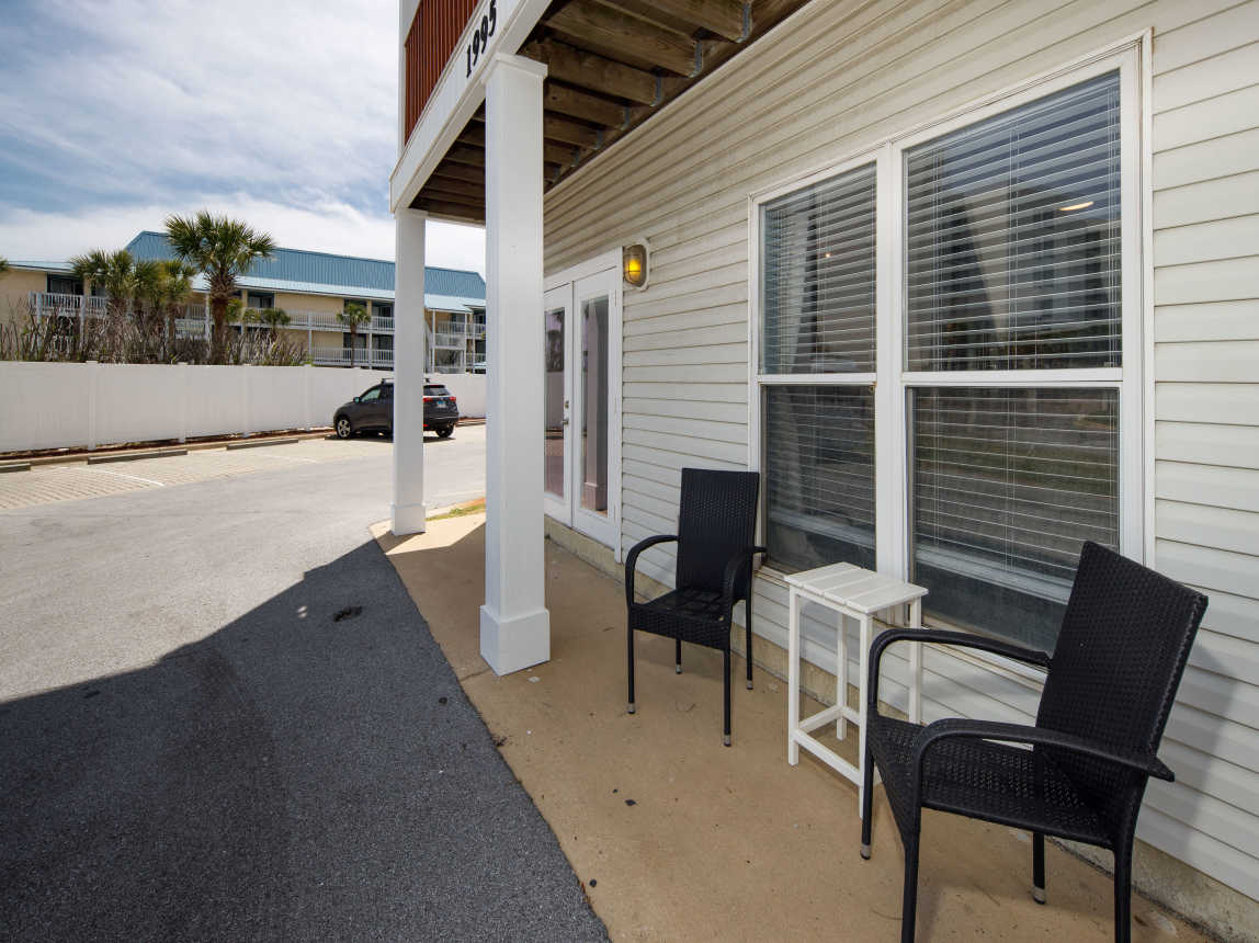 Outside patio off of kitchen