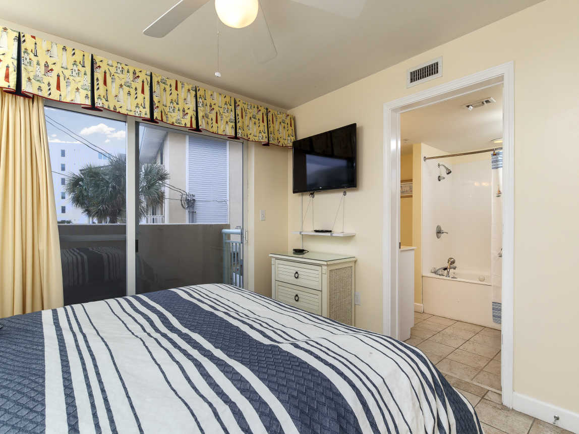 Second bedroom with TV