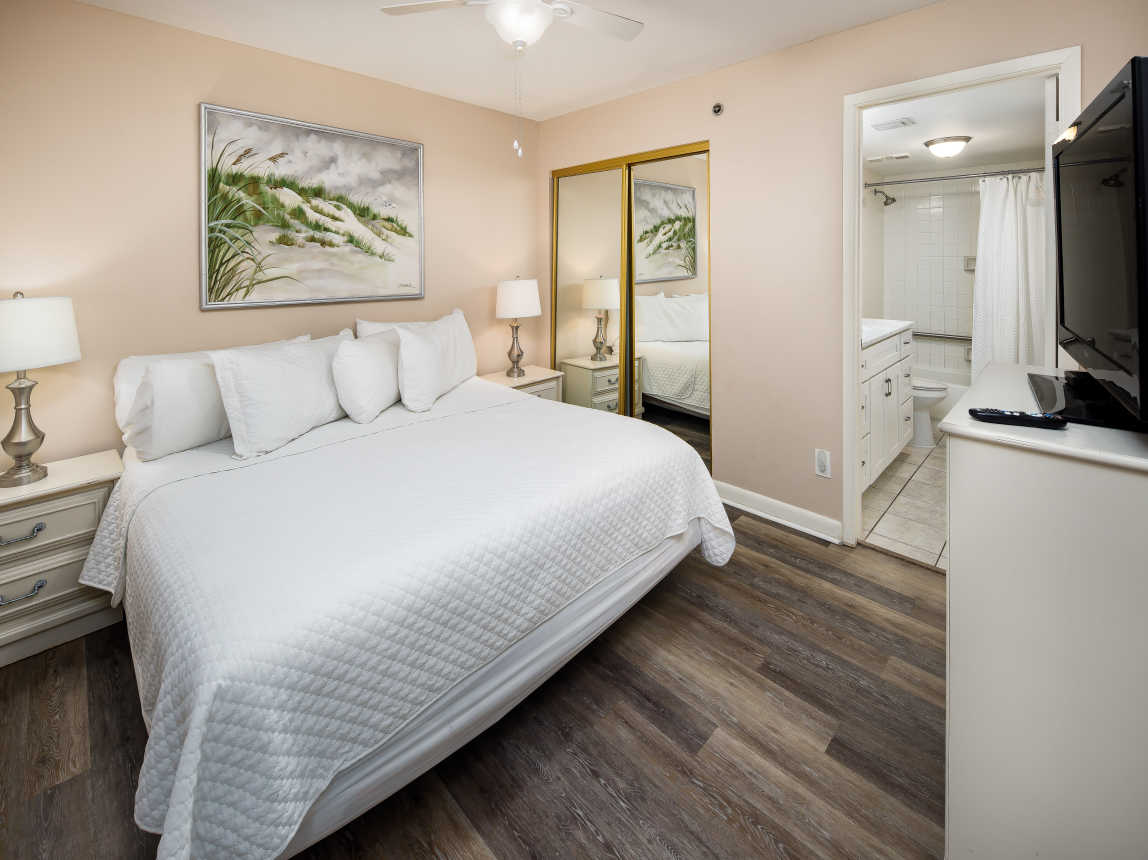 Second bedroom with king size bed