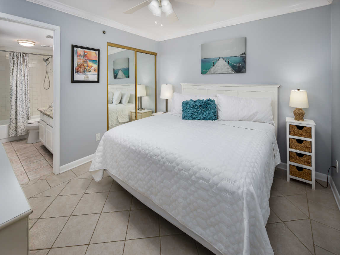 Second bedroom with king size bed