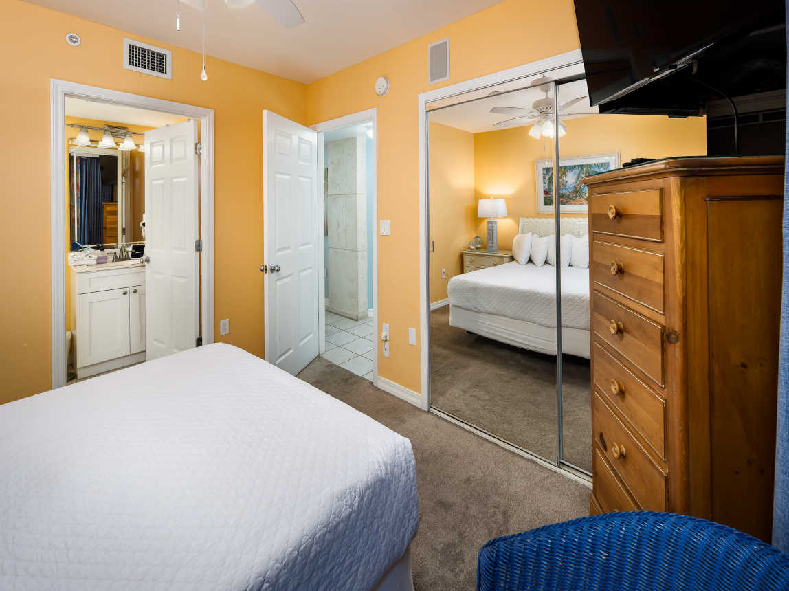 Second bedroom with TV