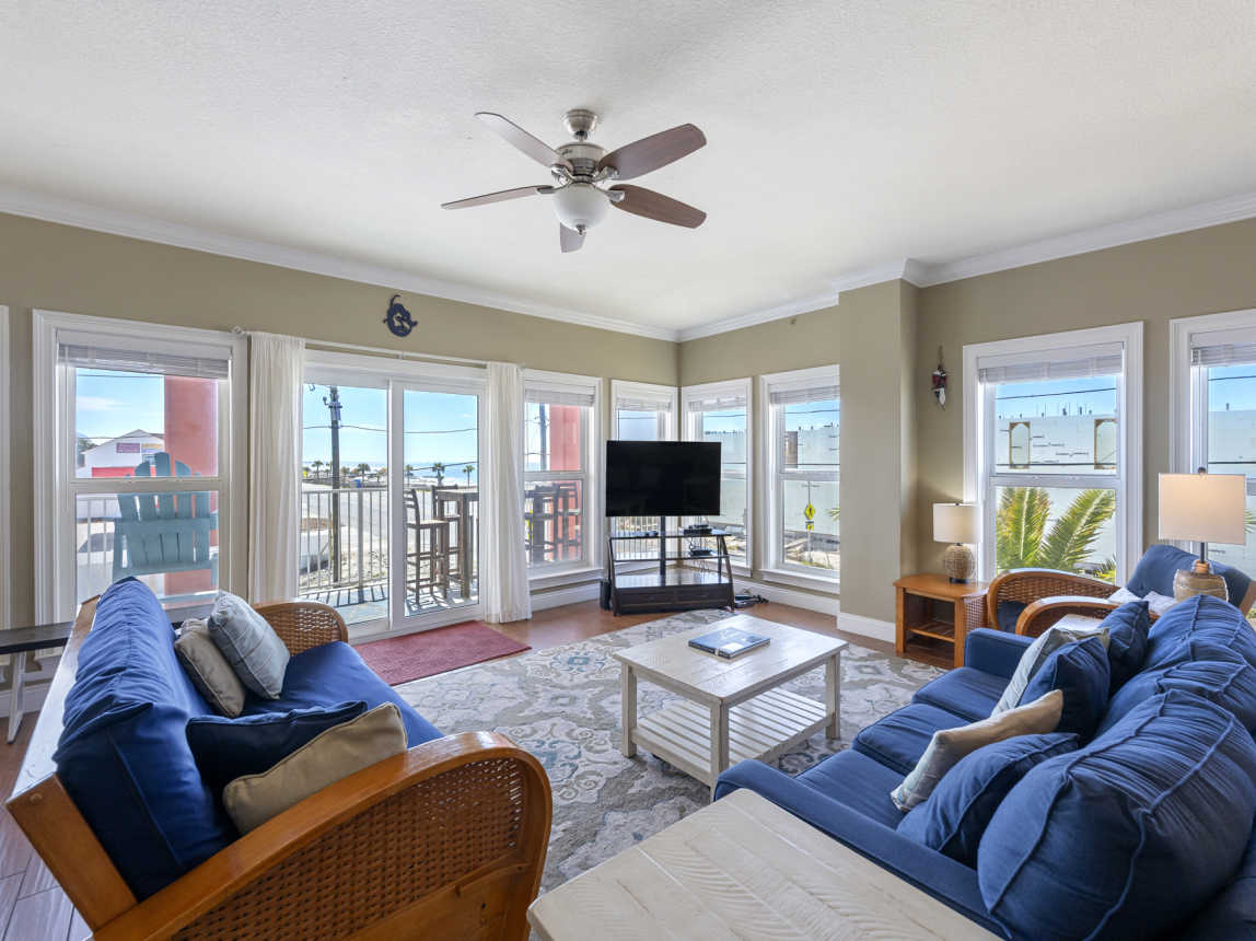 Bright & Stylish Lounge