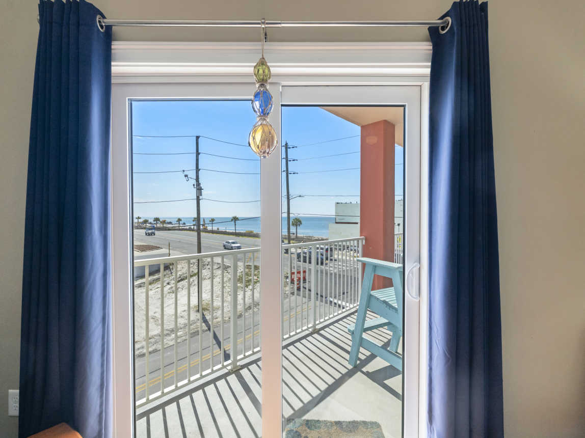 Private Gulf-View Balcony