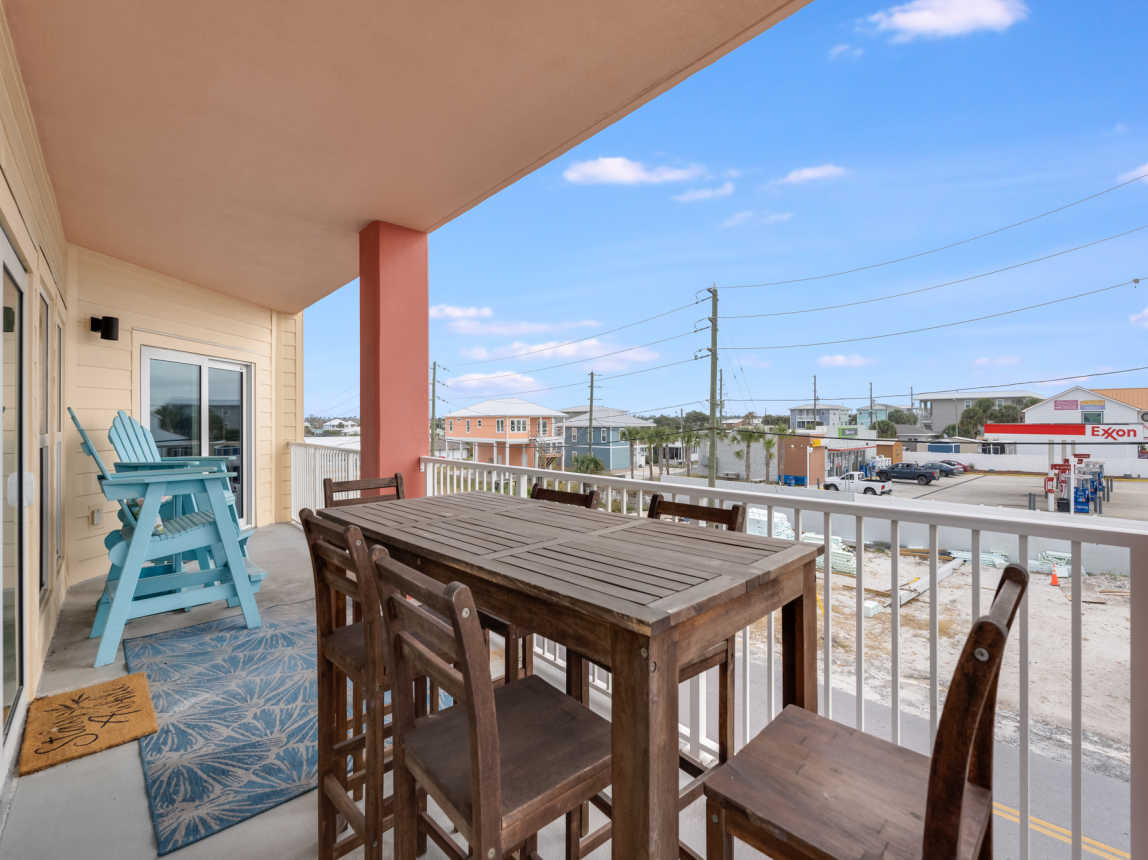 Private Gulf-View Balcony