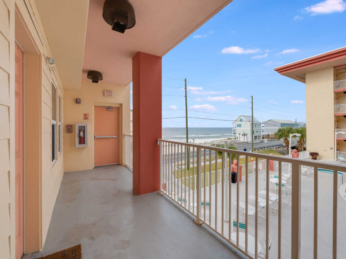 Private Gulf-View Balcony