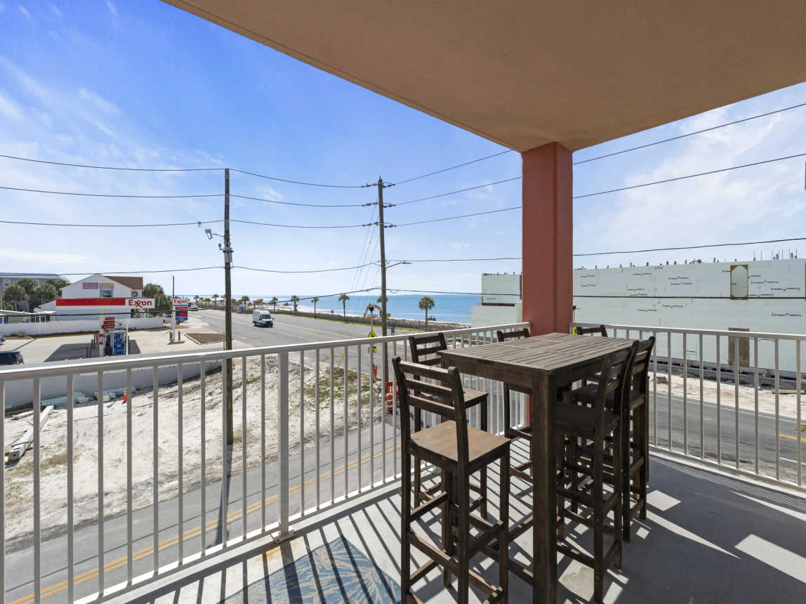 Private Gulf-View Balcony