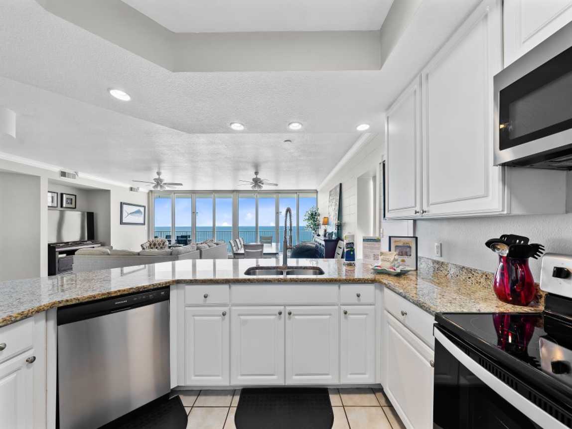 15 San Carlos Penthouse 5 Kitchen