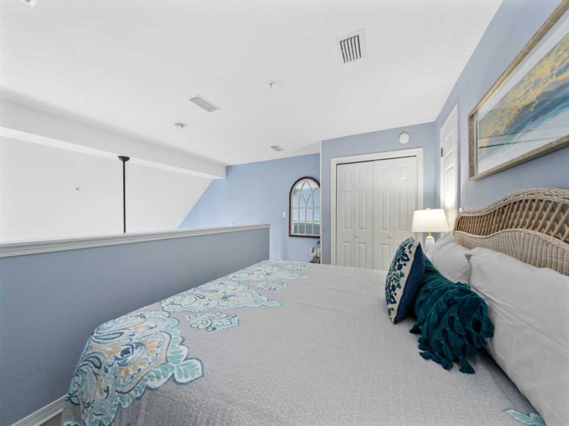 23 Grand Beach Penthouse 3 Bedroom 2 Loft