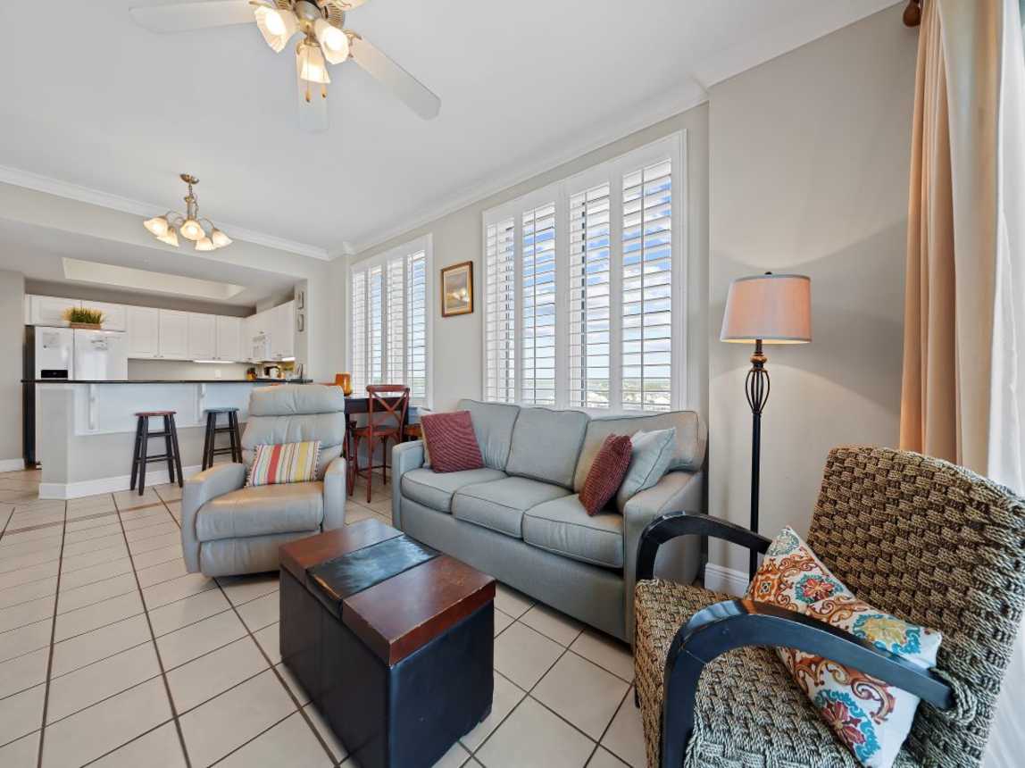 3 Crystal Tower 1101 Living Room