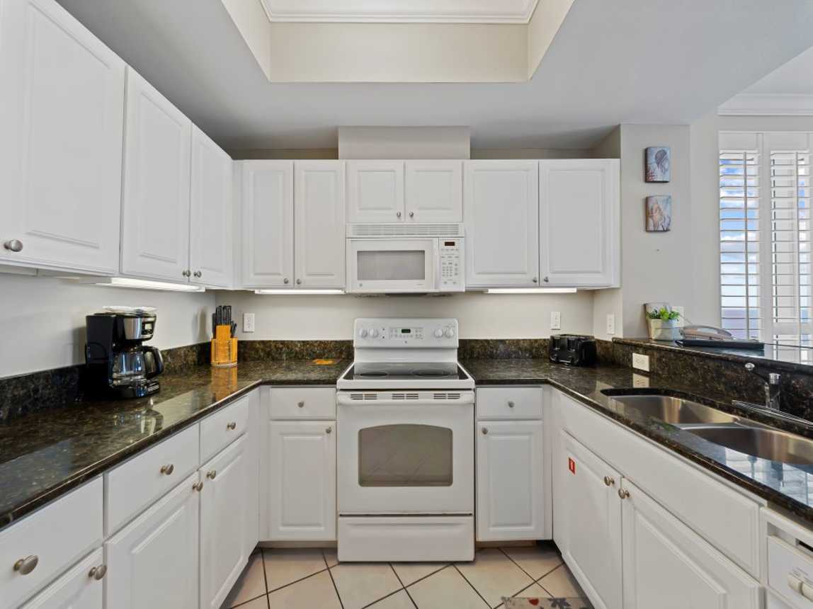 11 Crystal Tower 1101 Kitchen