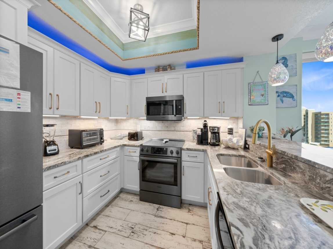 11 Crystal Tower 601 Kitchen