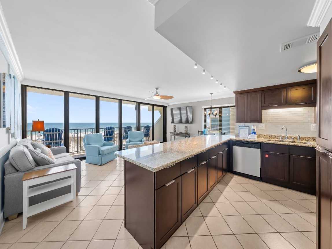 9 Island Winds 280 Kitchen