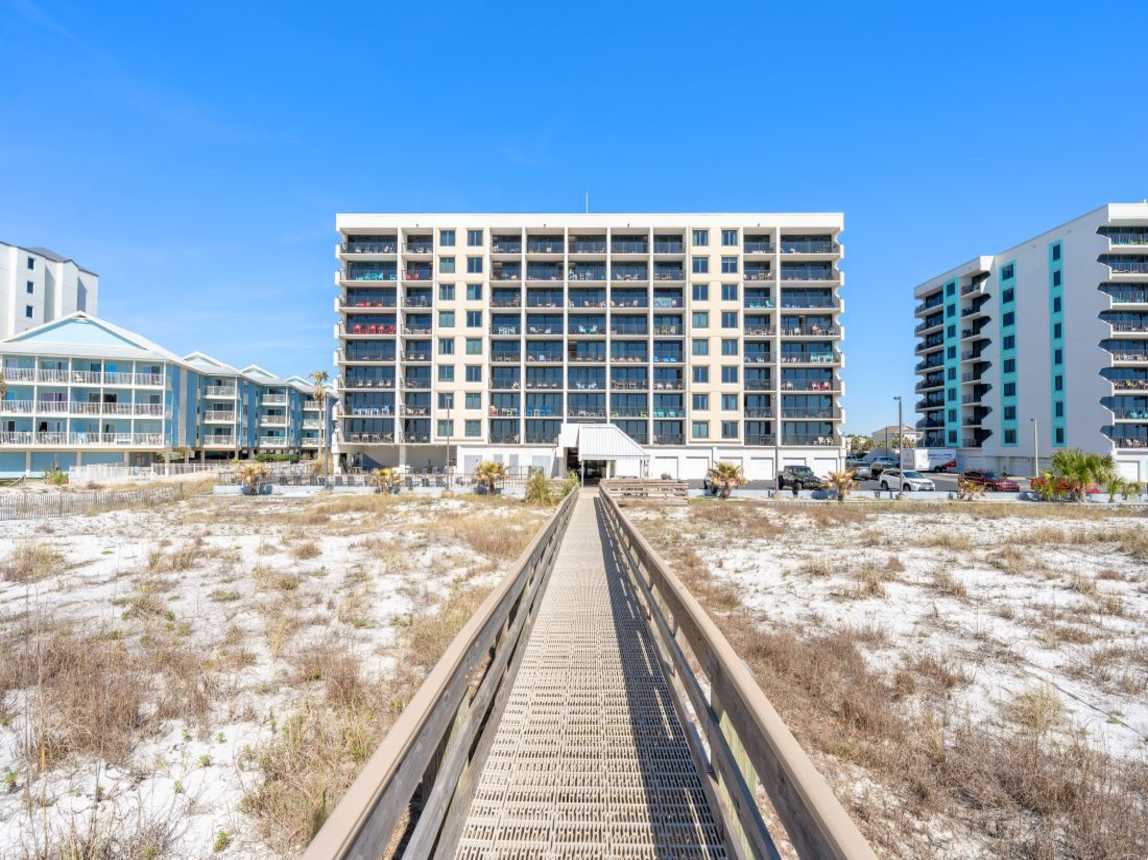 1 Island Winds Beachside Exterior