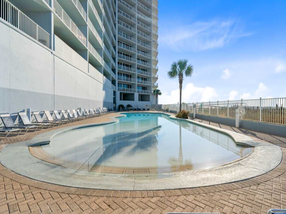 2 Lighthouse Outdoor Pool