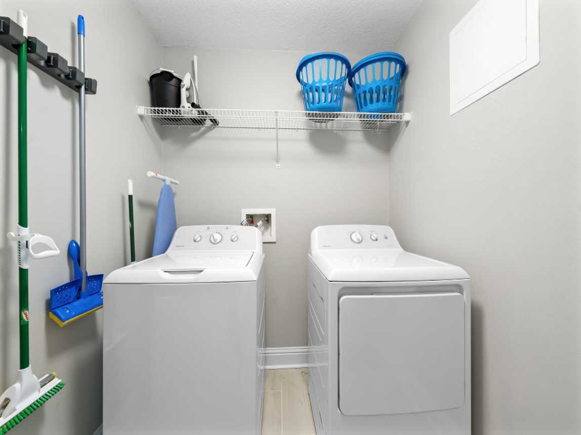 24 Lighthouse 515 Laundry