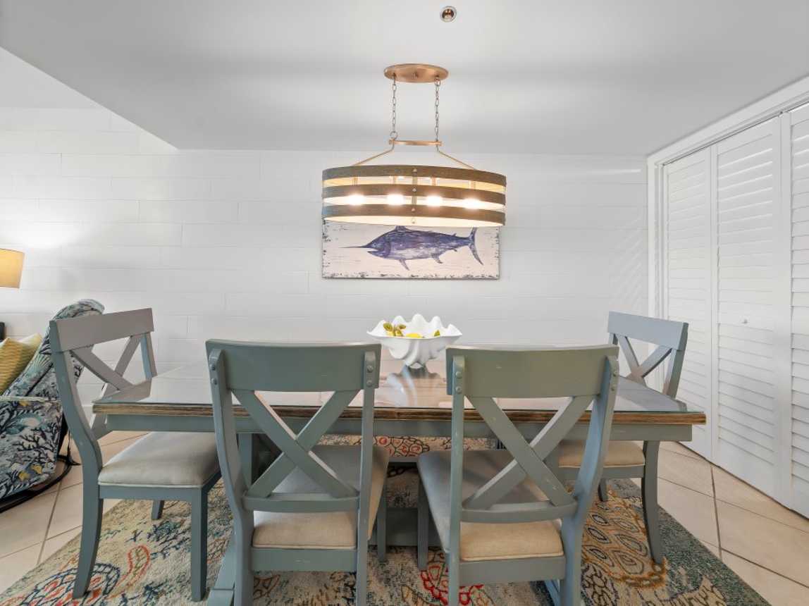 7 Phoenix I 1022 Dining Area