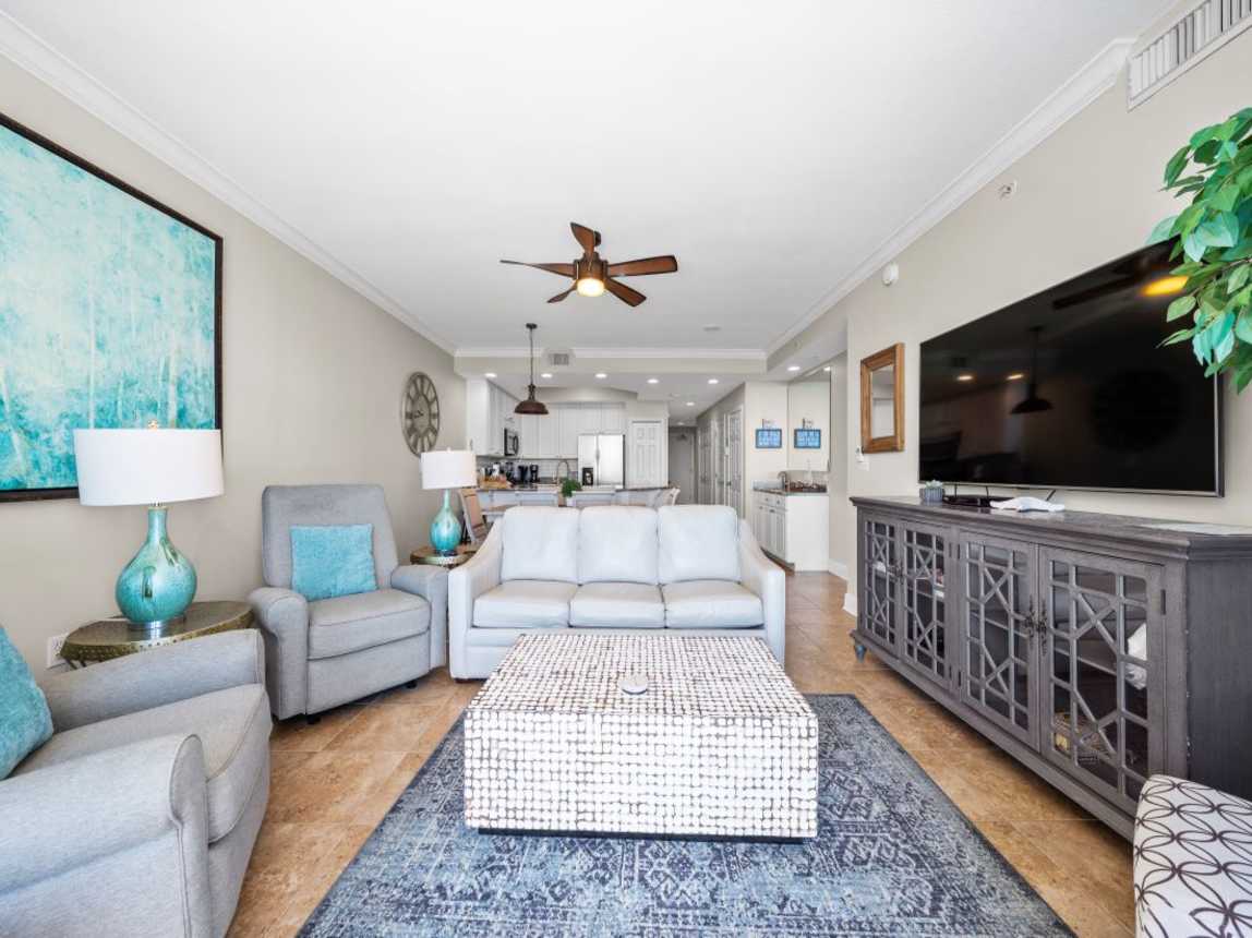 4 San Carlos 1205 Living Room