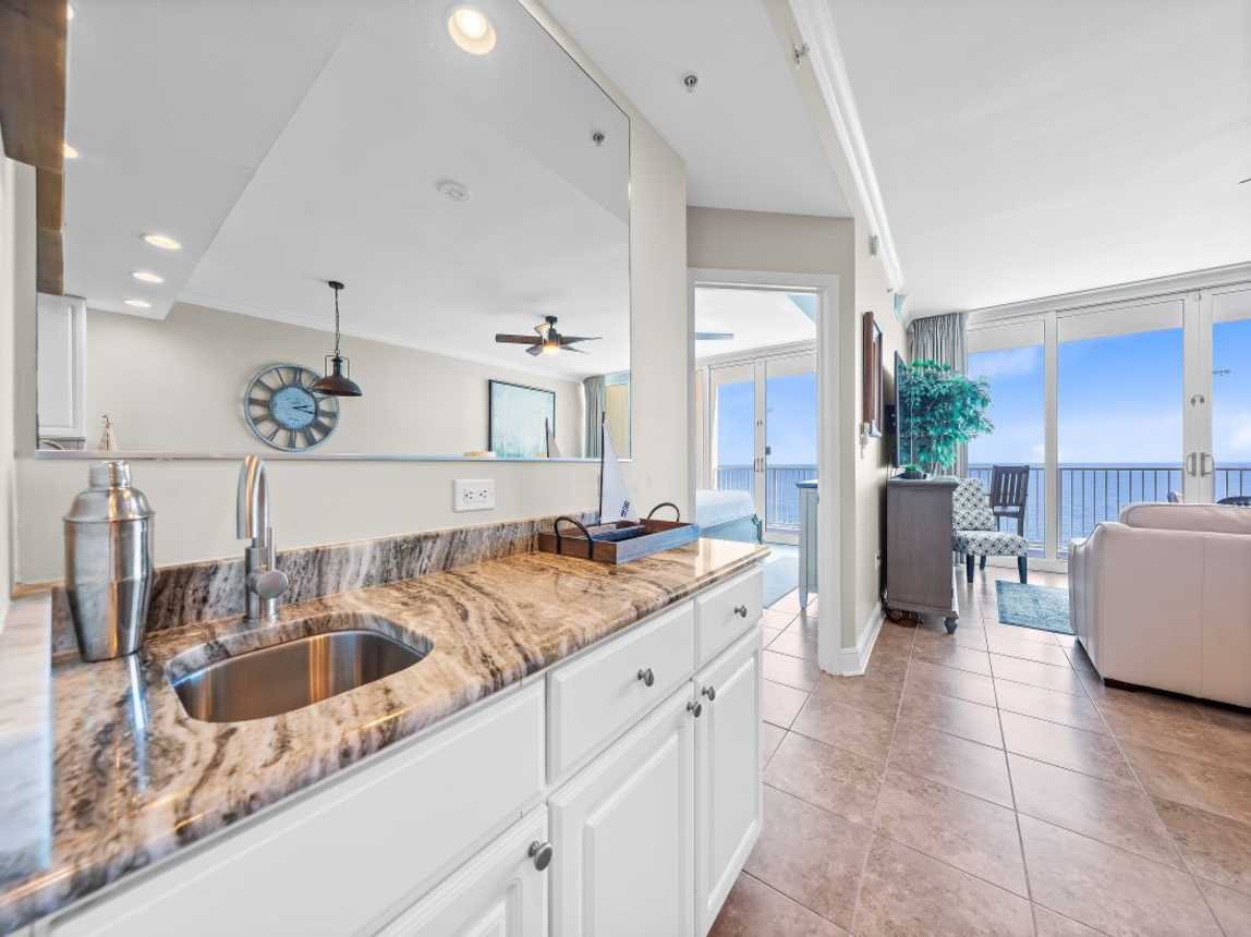 9 San Carlos 1205 Wet Bar