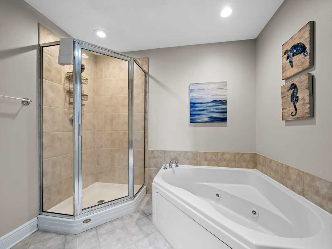 17 San Carlos 1205 Primary Bathroom